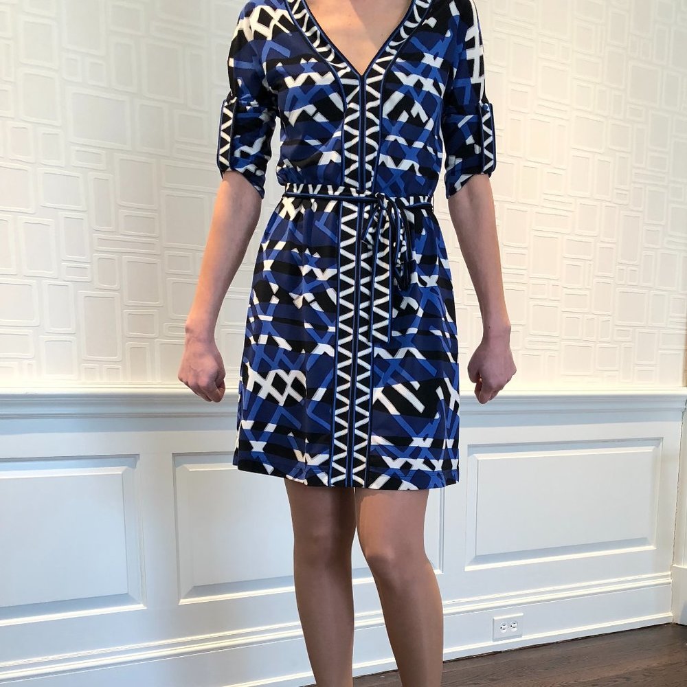 BCBG MaxAzria Blue Graphic Belted Mini Dress